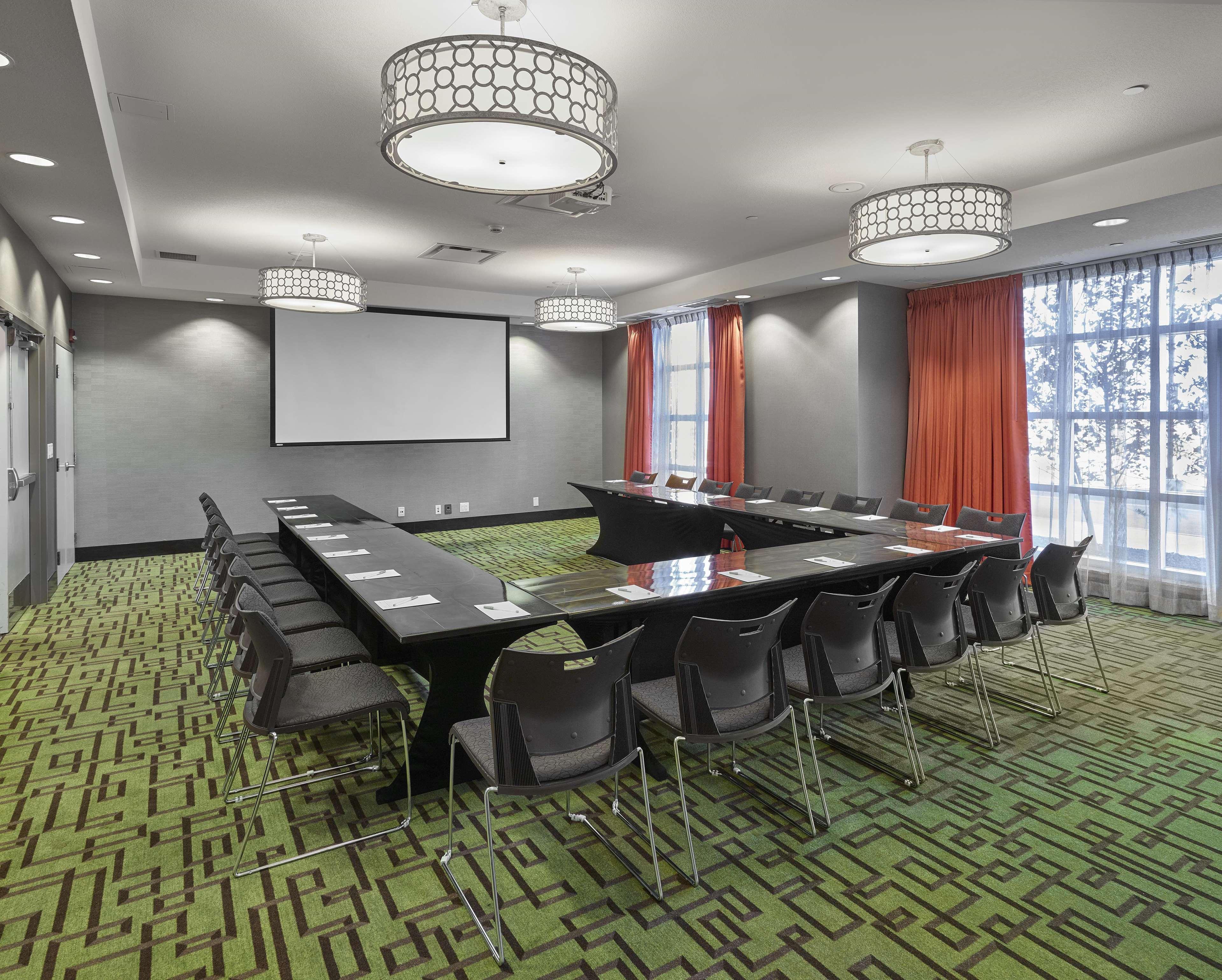 Hampton Inn By Hilton Calgary Airport North Bagian luar foto