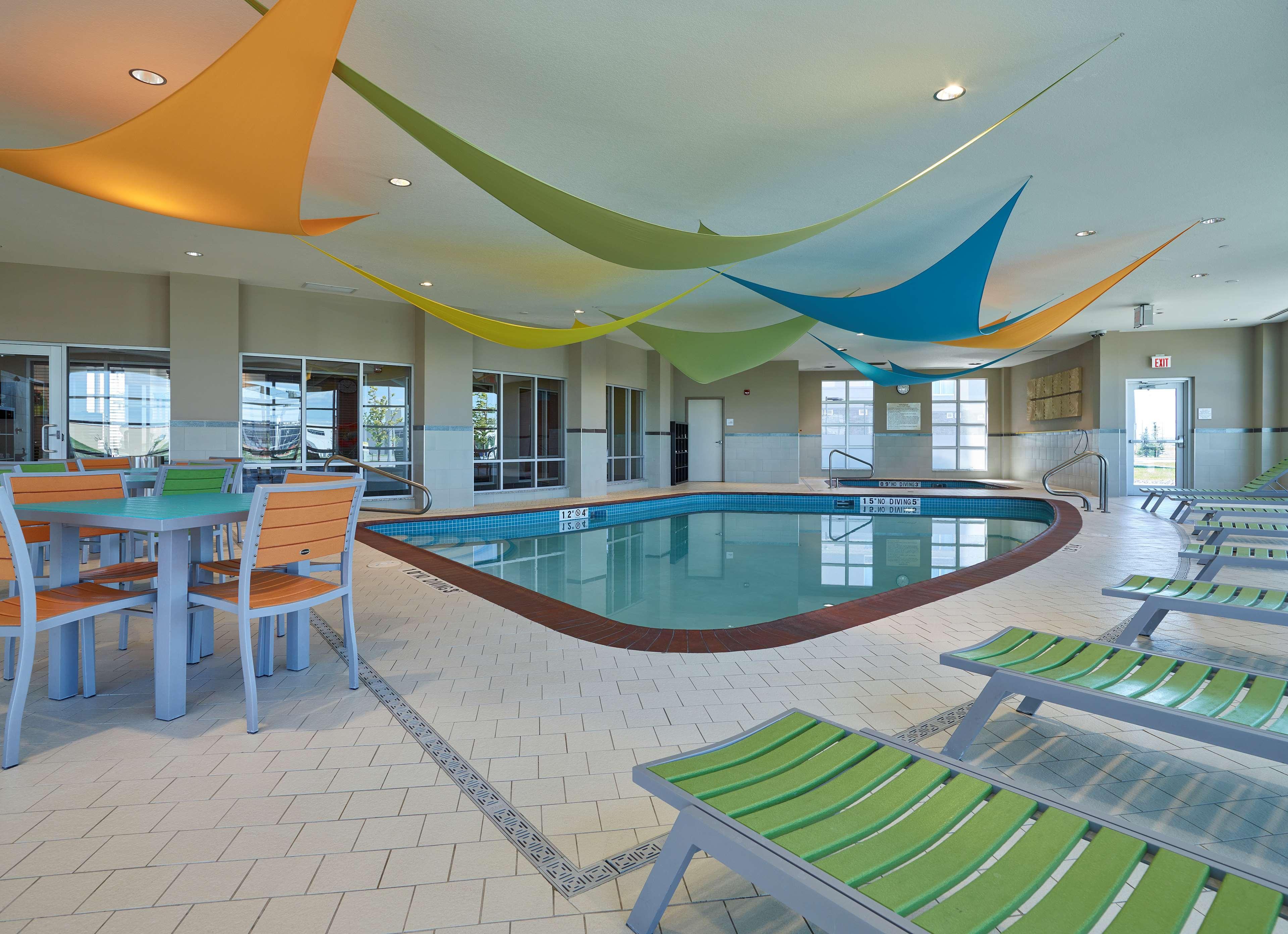 Hampton Inn By Hilton Calgary Airport North Bagian luar foto