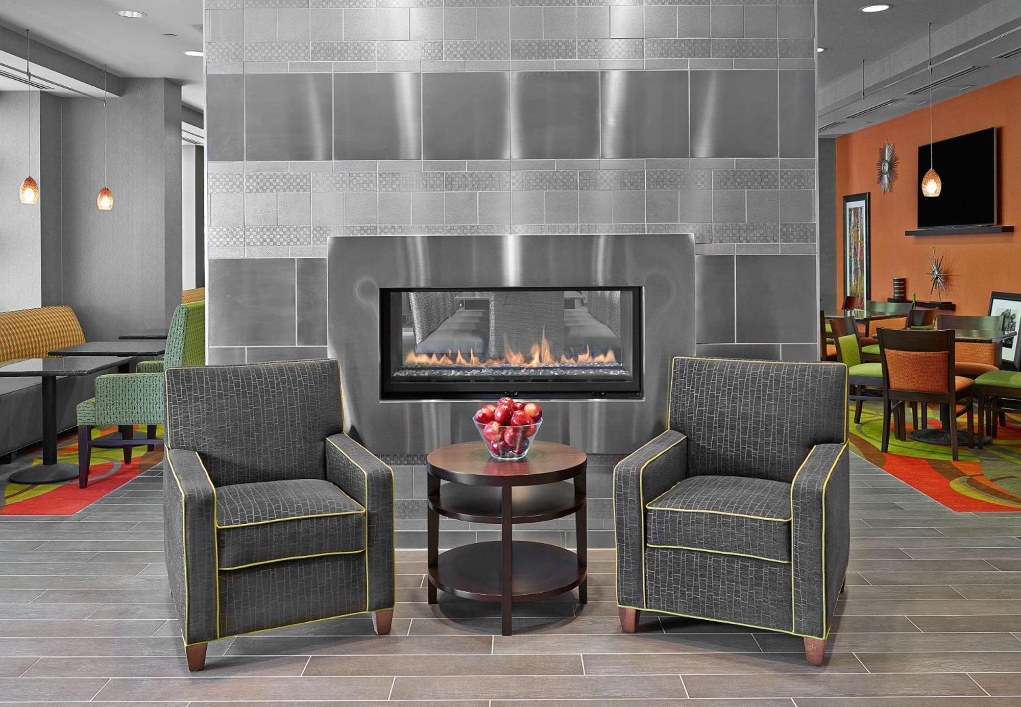Hampton Inn By Hilton Calgary Airport North Bagian luar foto